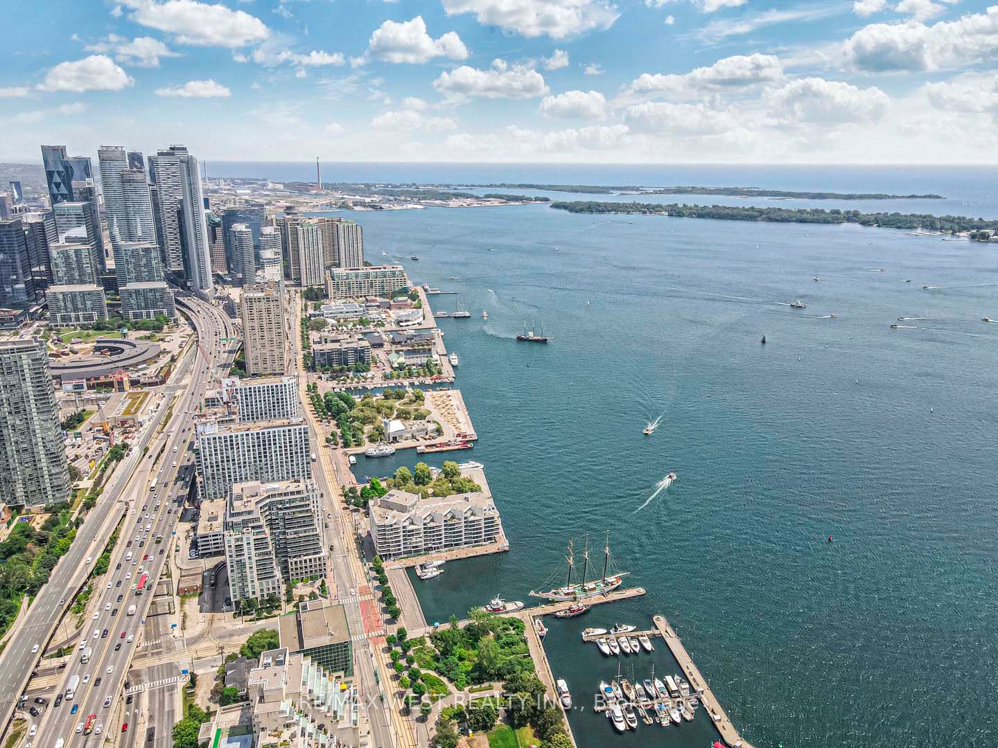 215 Fort York Blvd, #217