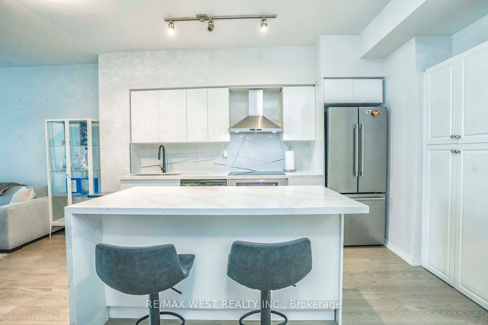 215 Fort York Blvd, #217