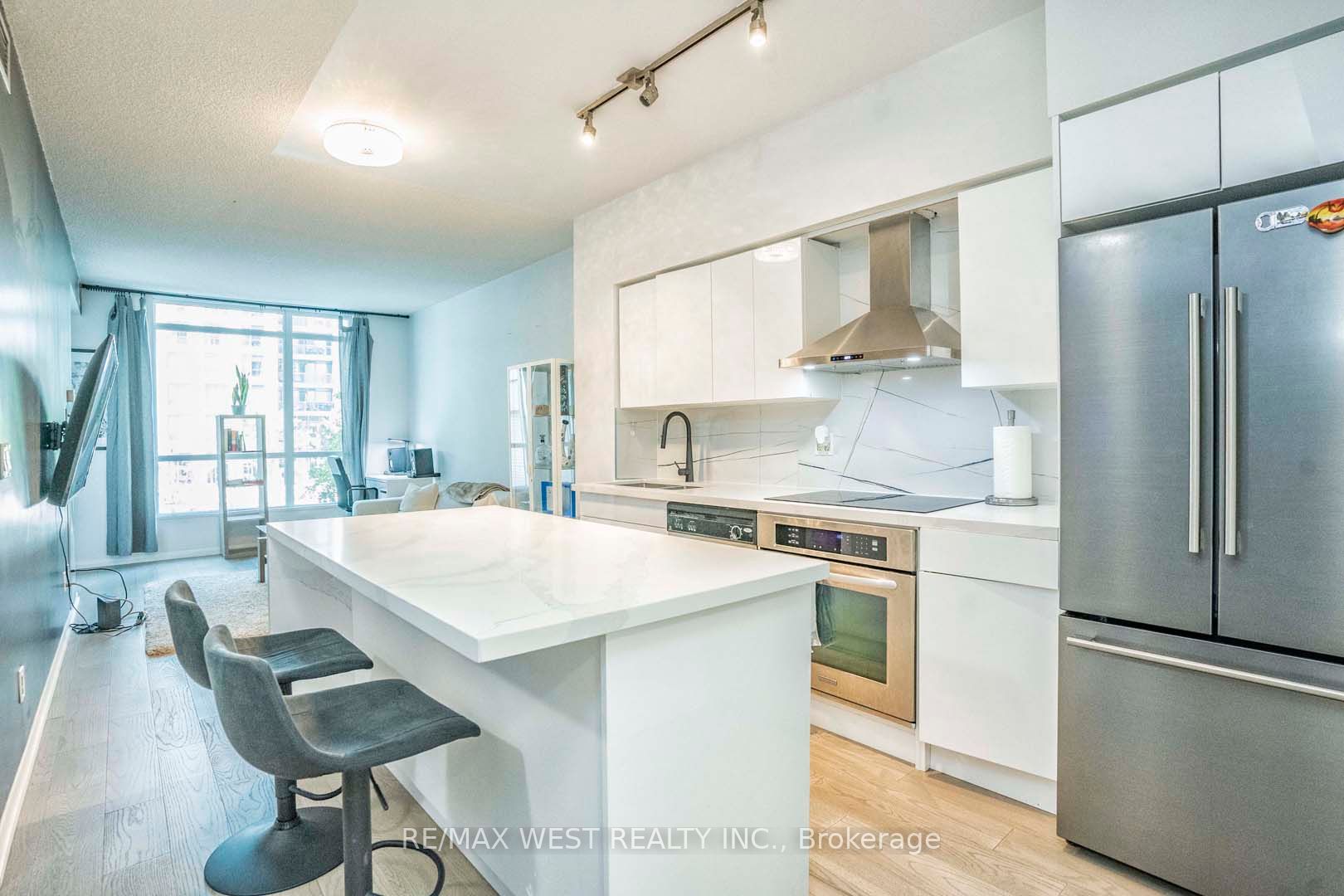 215 Fort York Blvd, #217