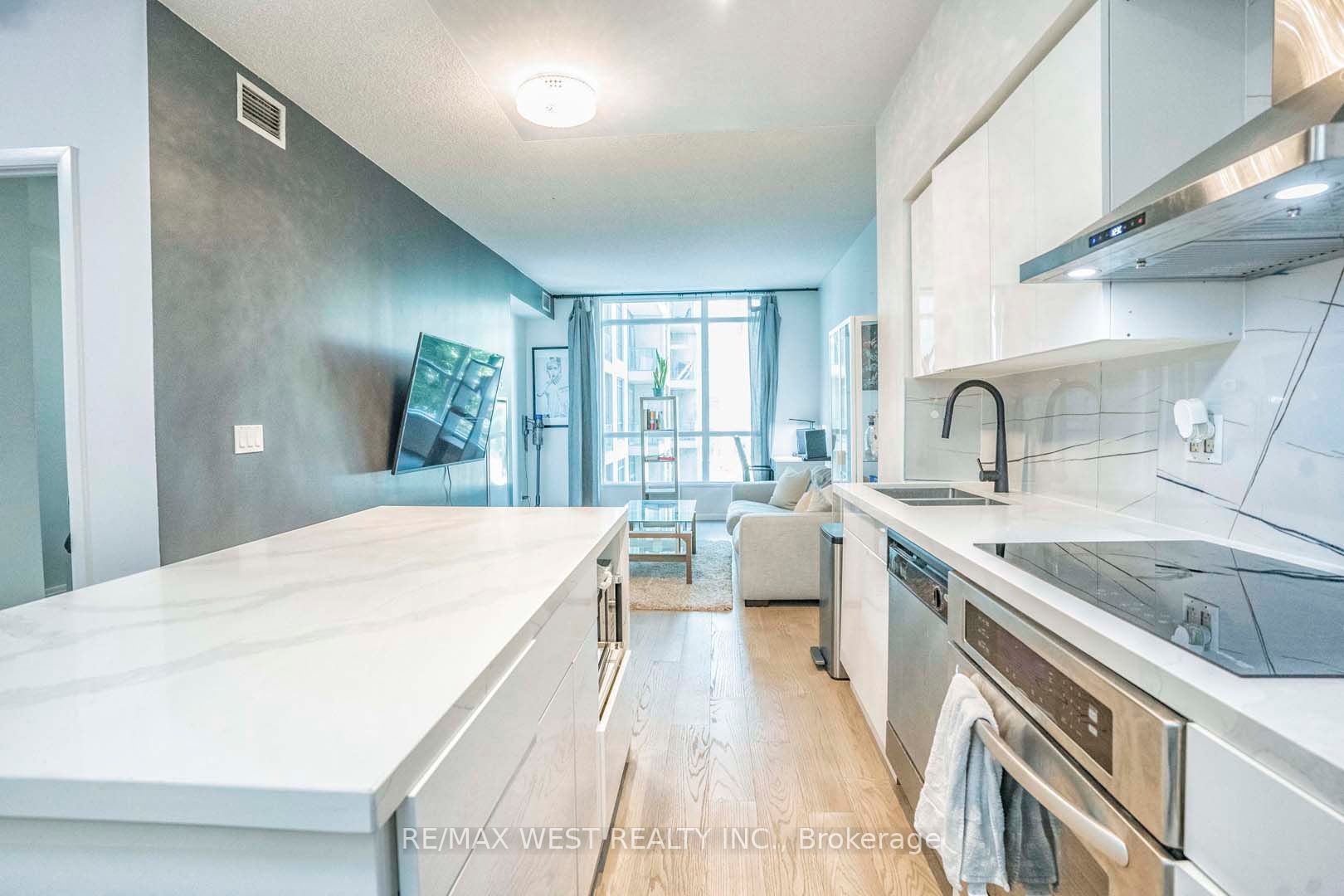 215 Fort York Blvd, #217