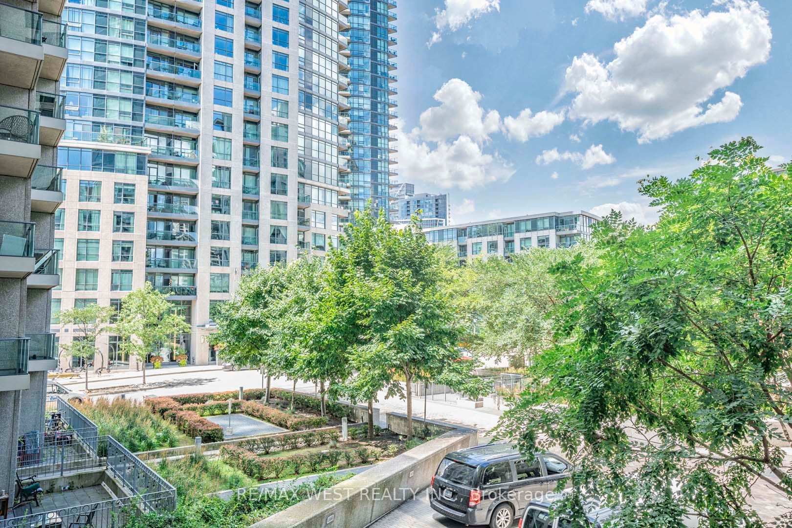 215 Fort York Blvd, #217
