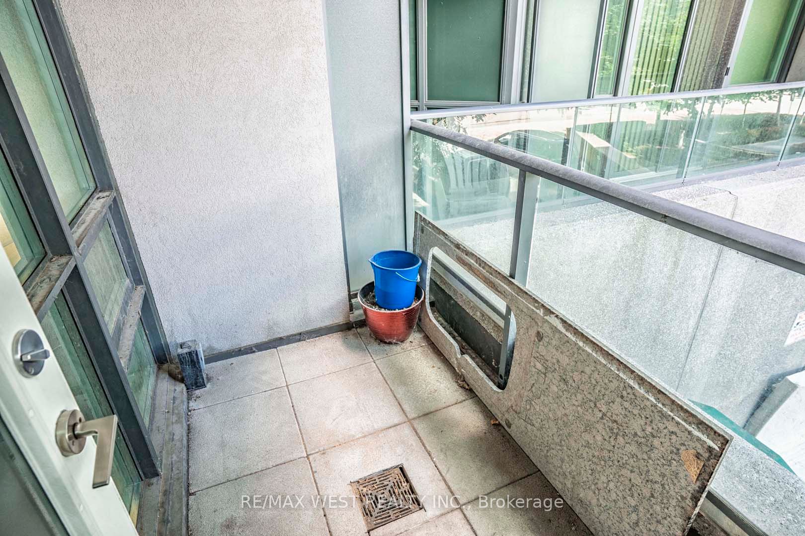 215 Fort York Blvd, #217