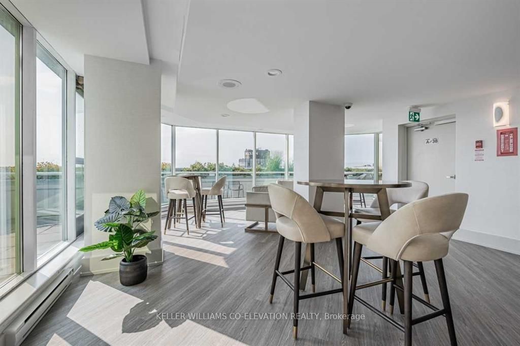 10 Yonge St, #1803