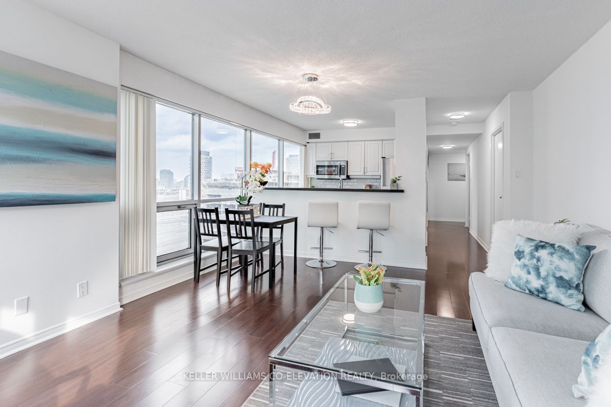 10 Yonge St, #1803