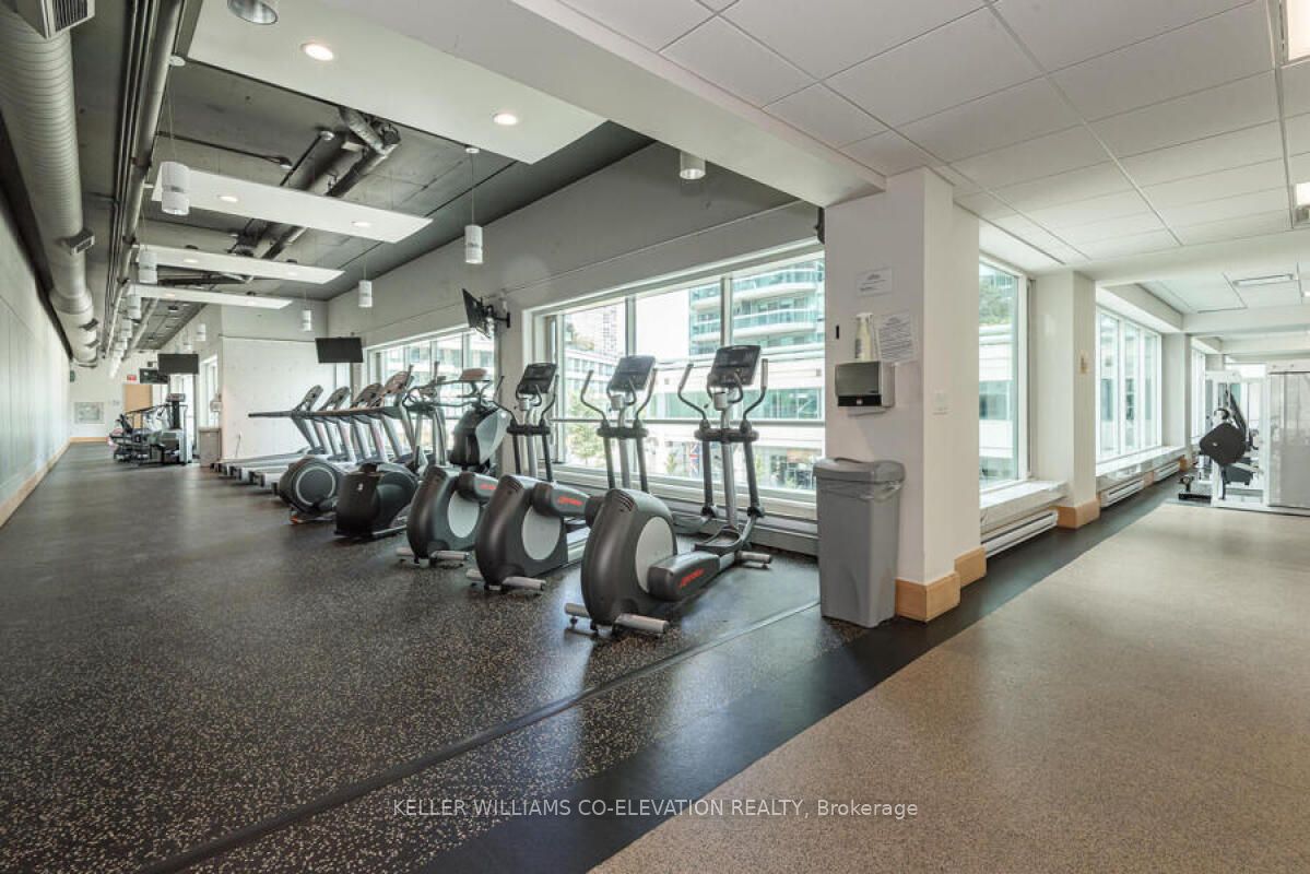 10 Yonge St, #1803