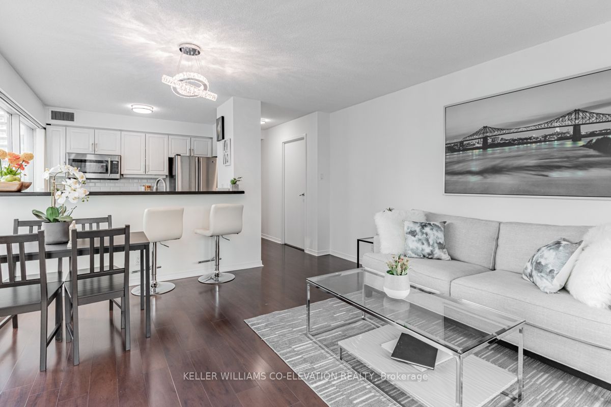 10 Yonge St, #1803