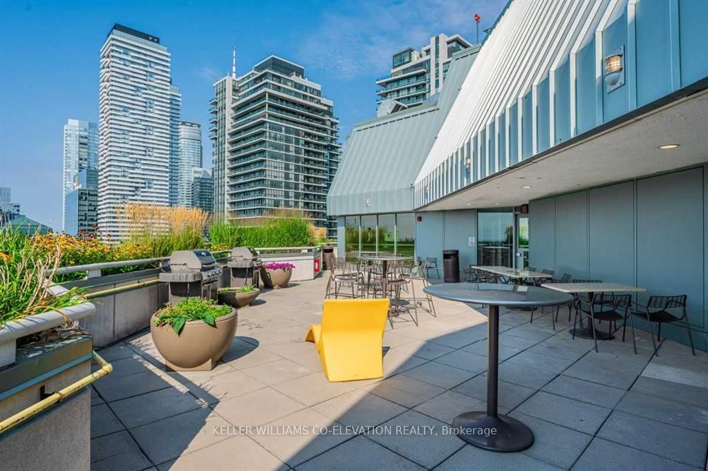 10 Yonge St, #1803