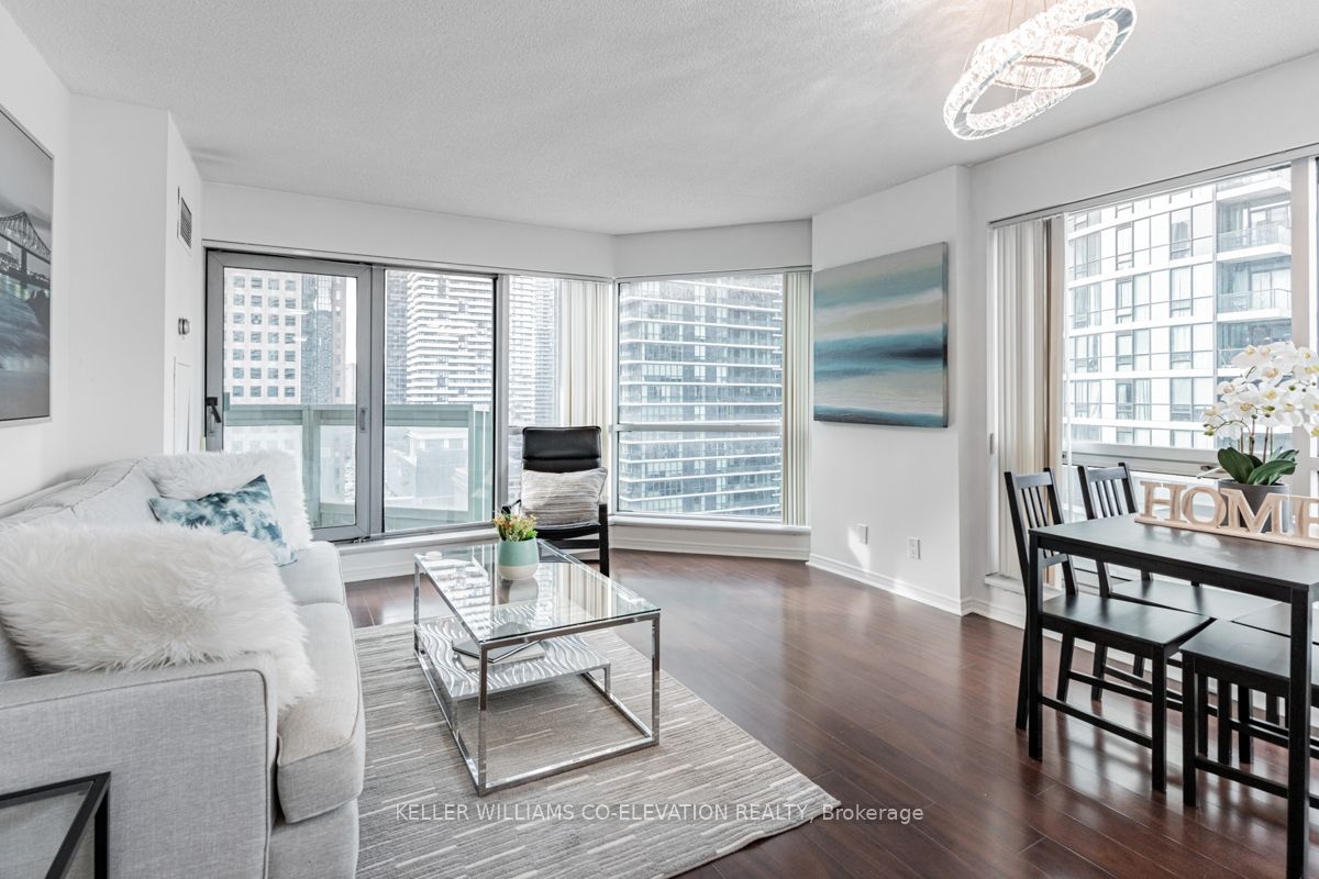 10 Yonge St, #1803