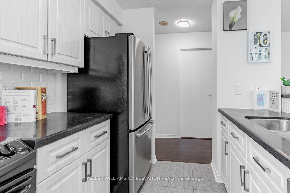 10 Yonge St, #1803