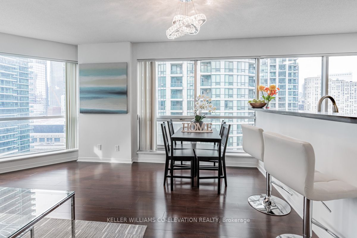 10 Yonge St, #1803