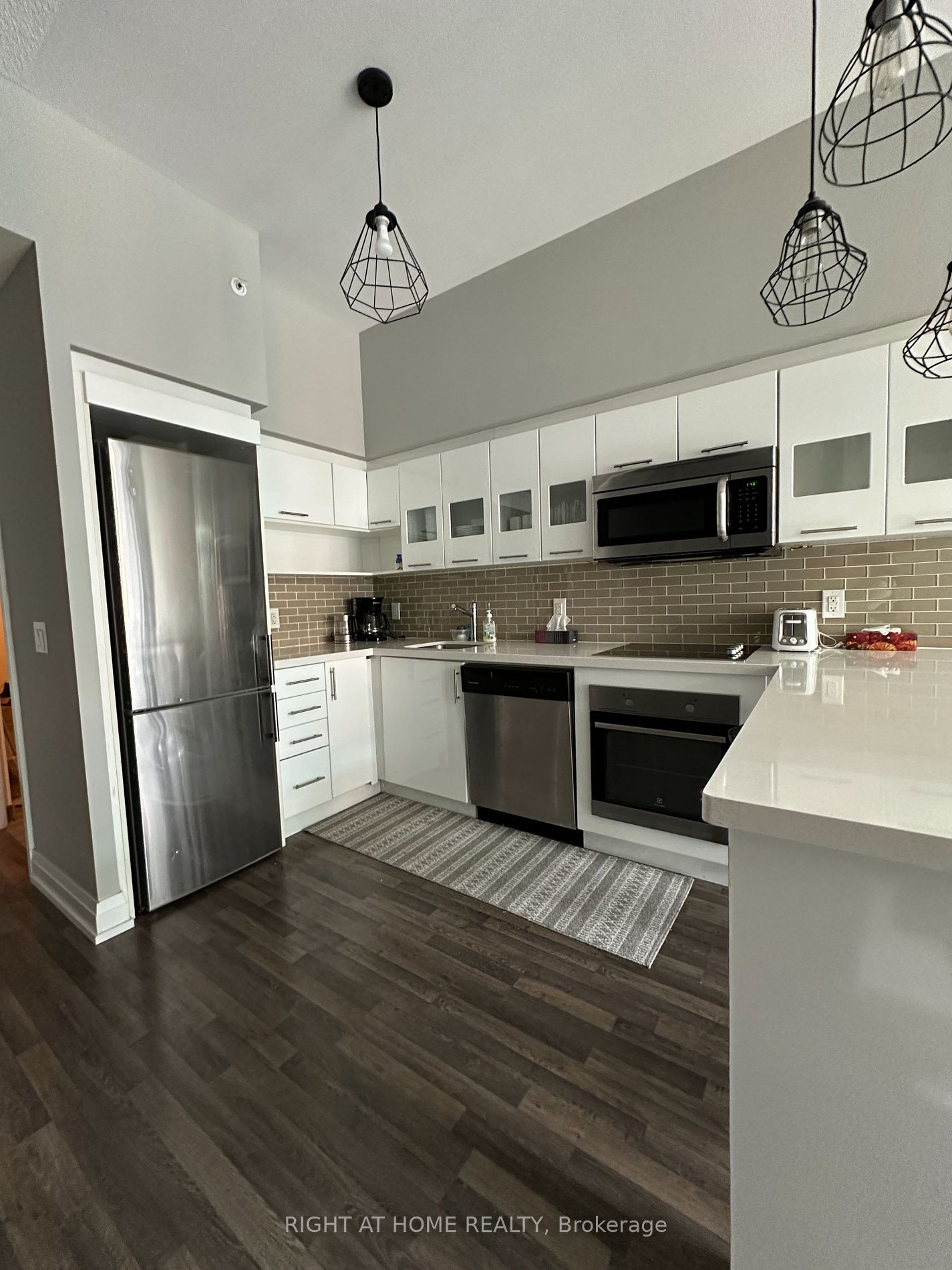 555 Wilson Ave, #E615