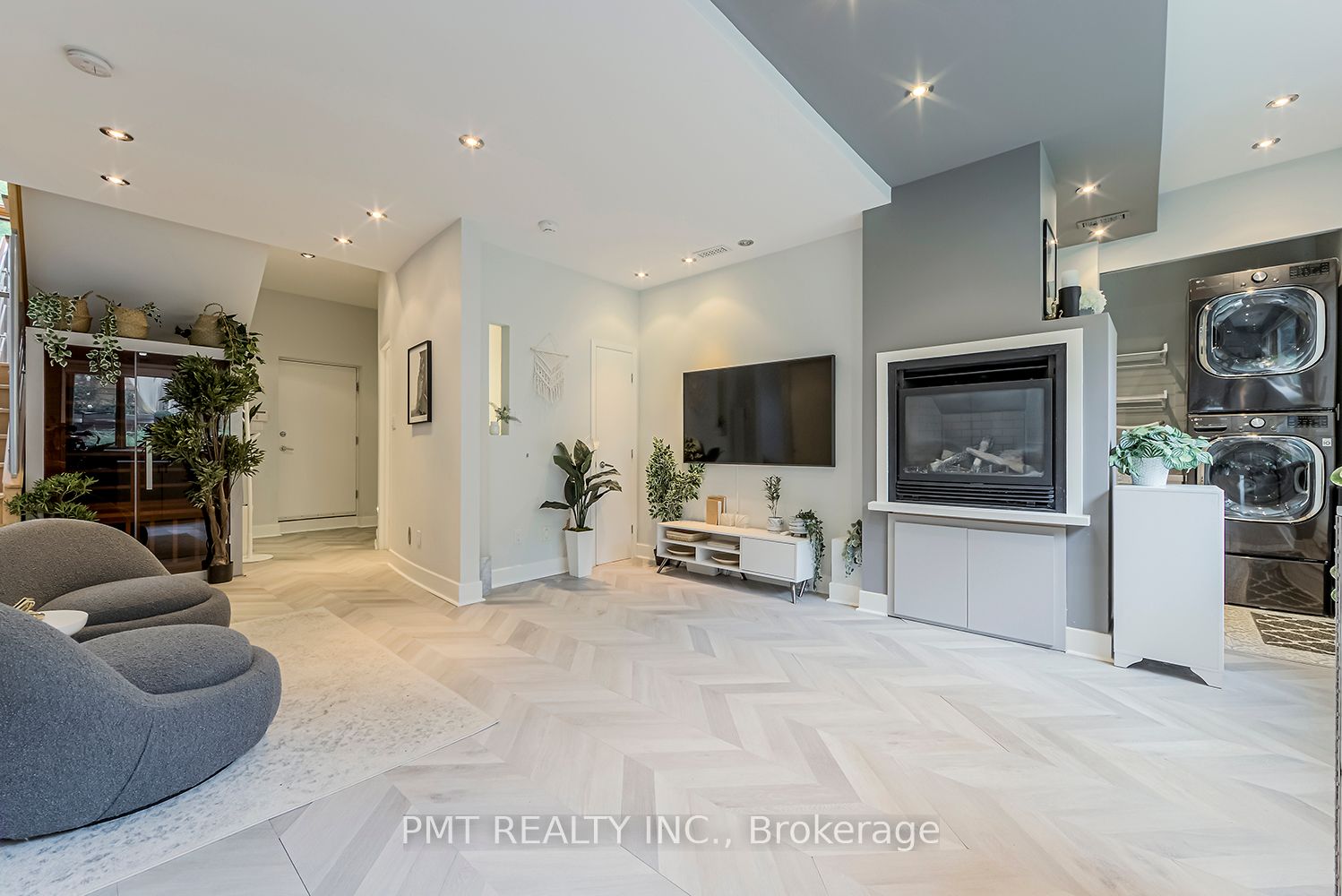 19 Clarendon Ave