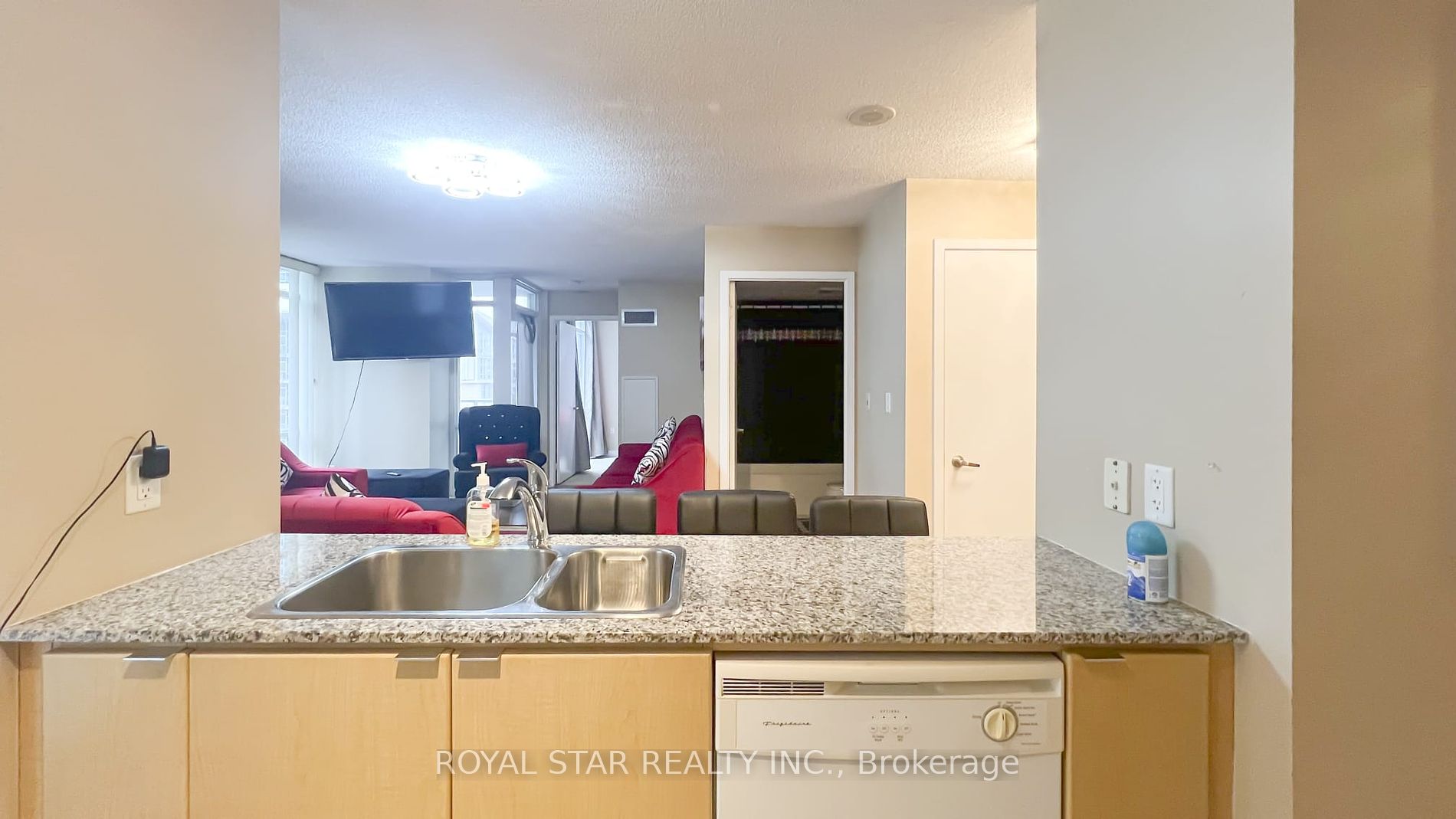 11 Brunel Court, #806