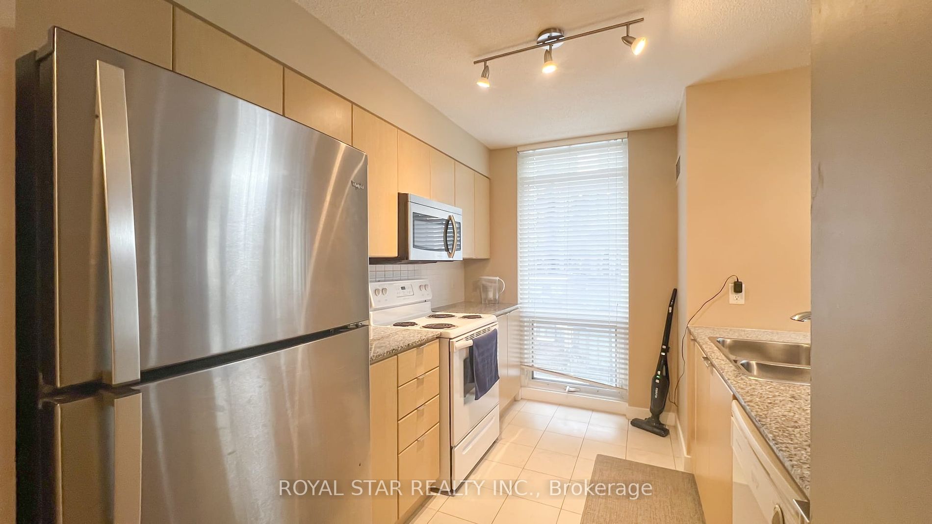 11 Brunel Court, #806