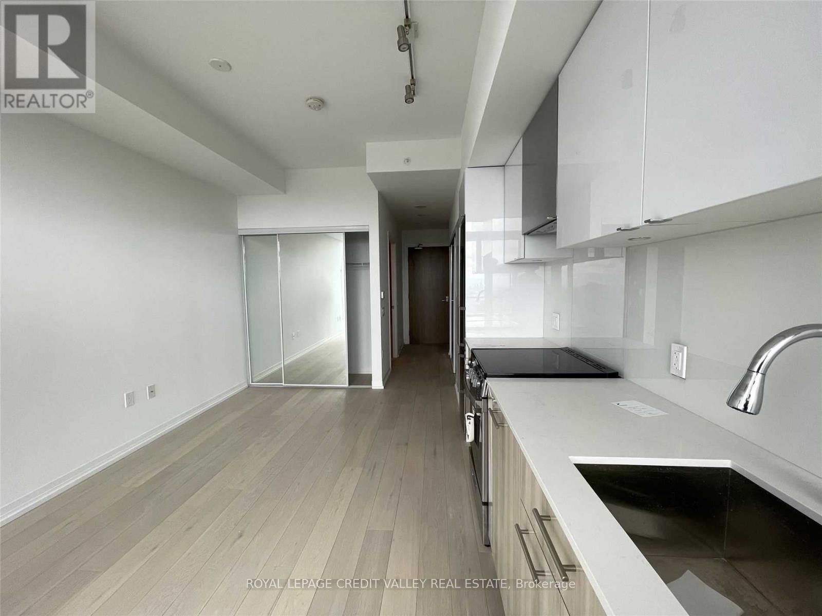 251 Jarvis St, #Ph07