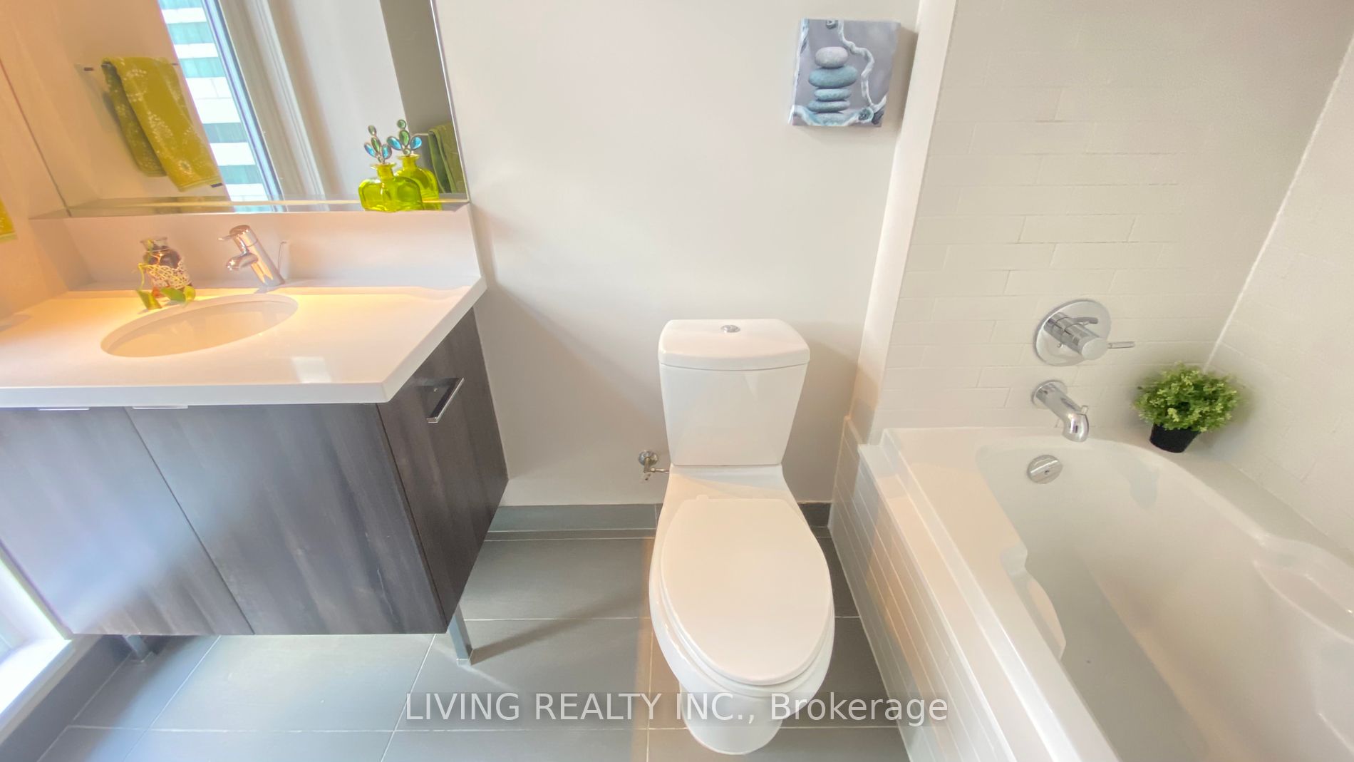 21 Widmer Street, #1002