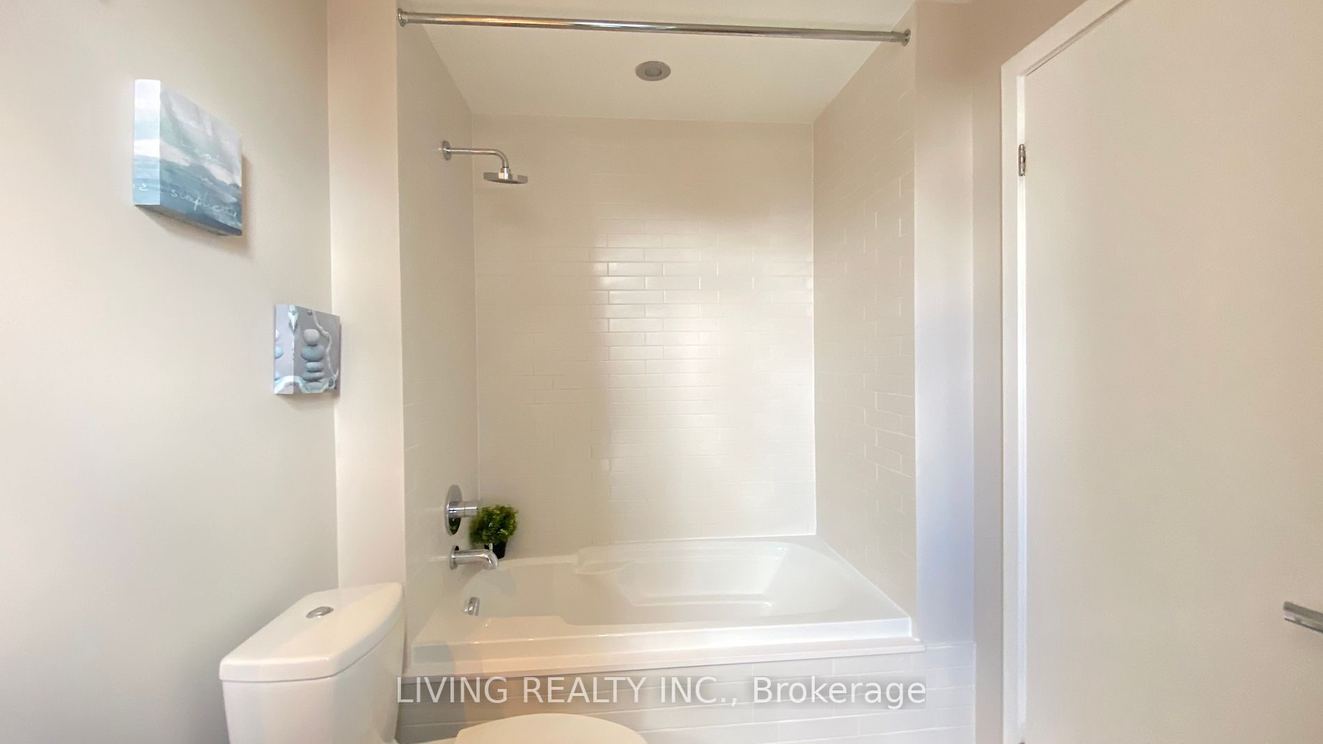 21 Widmer Street, #1002