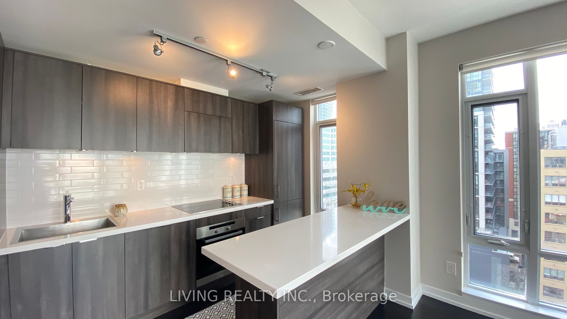 21 Widmer Street, #1002
