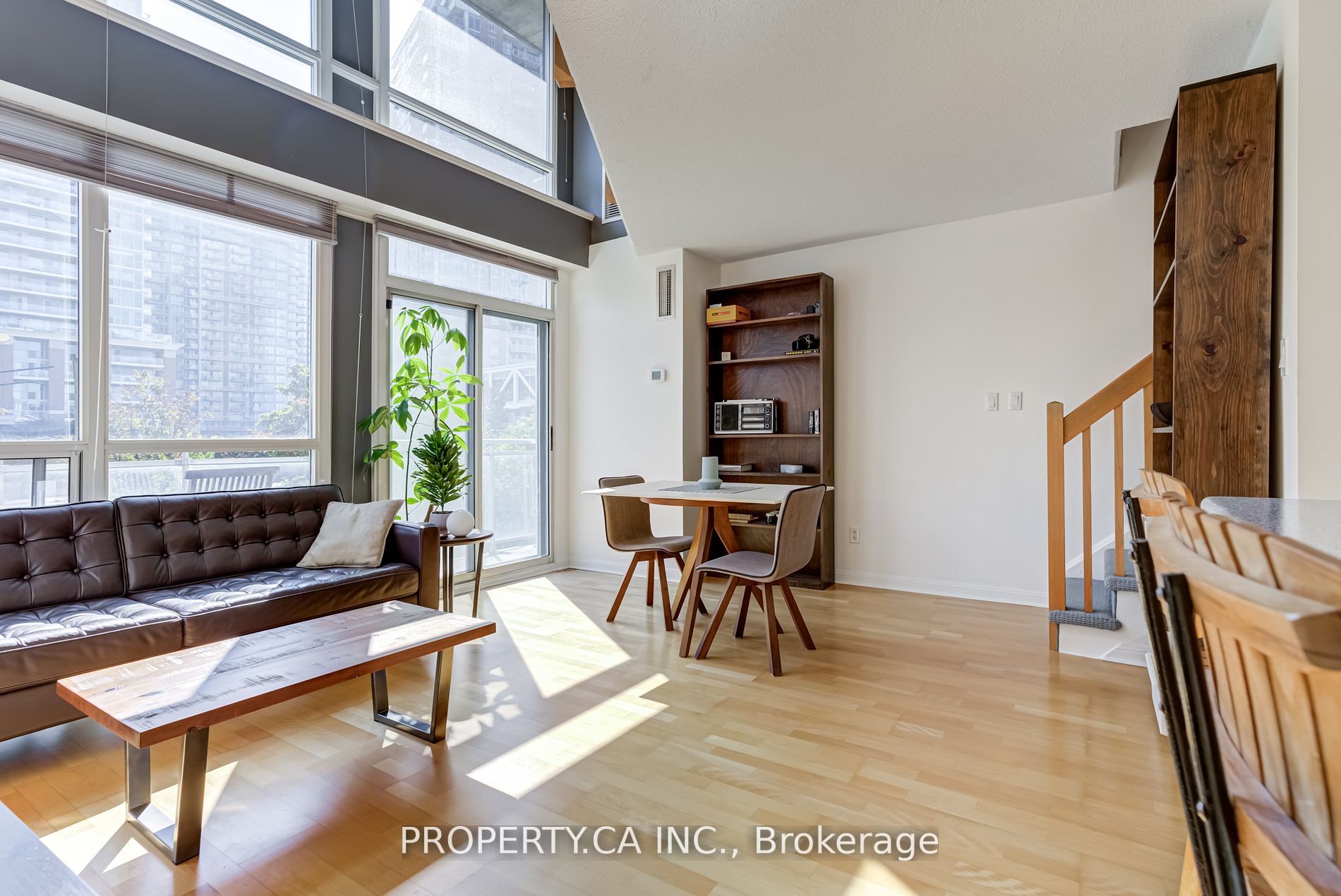 1029 King St W, #202