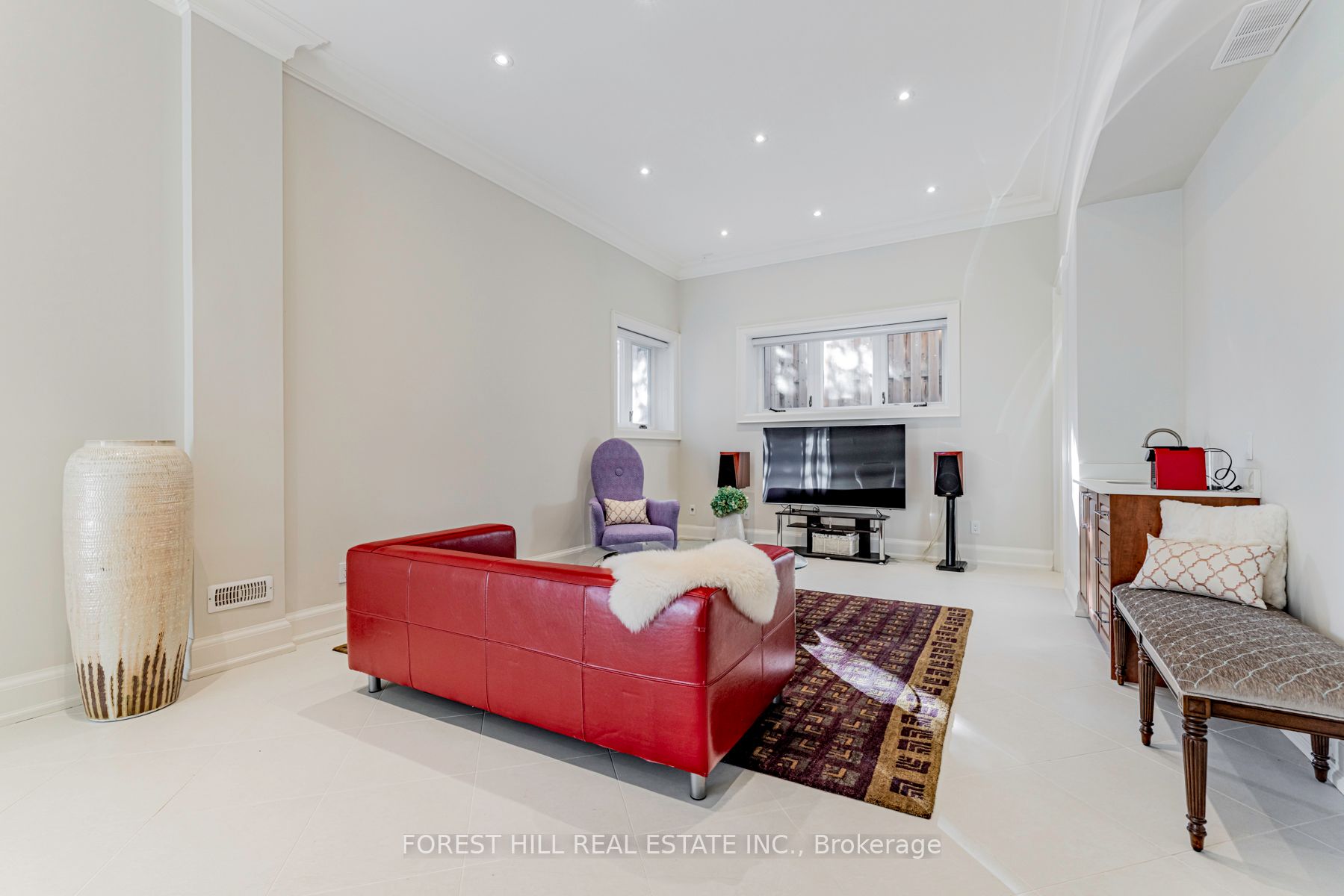 85 Kingsdale Avenue