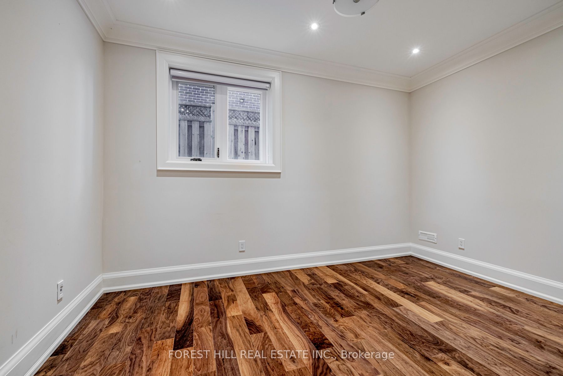 85 Kingsdale Avenue