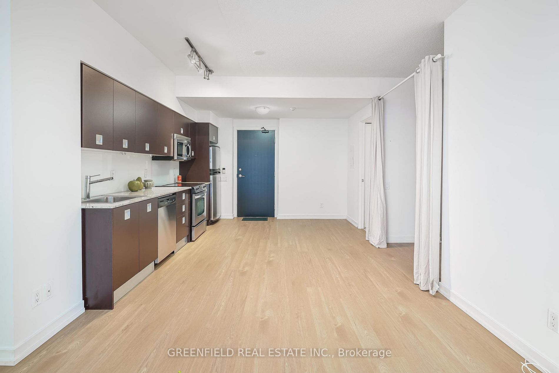 33 Charles St E, #3601