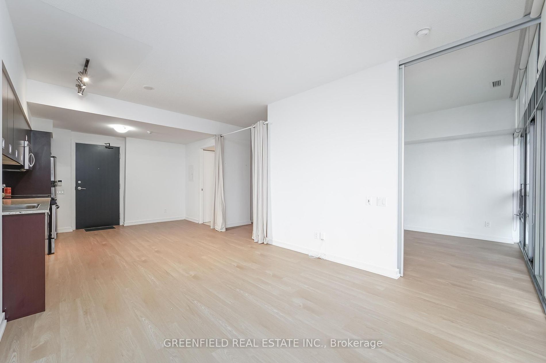 33 Charles St E, #3601