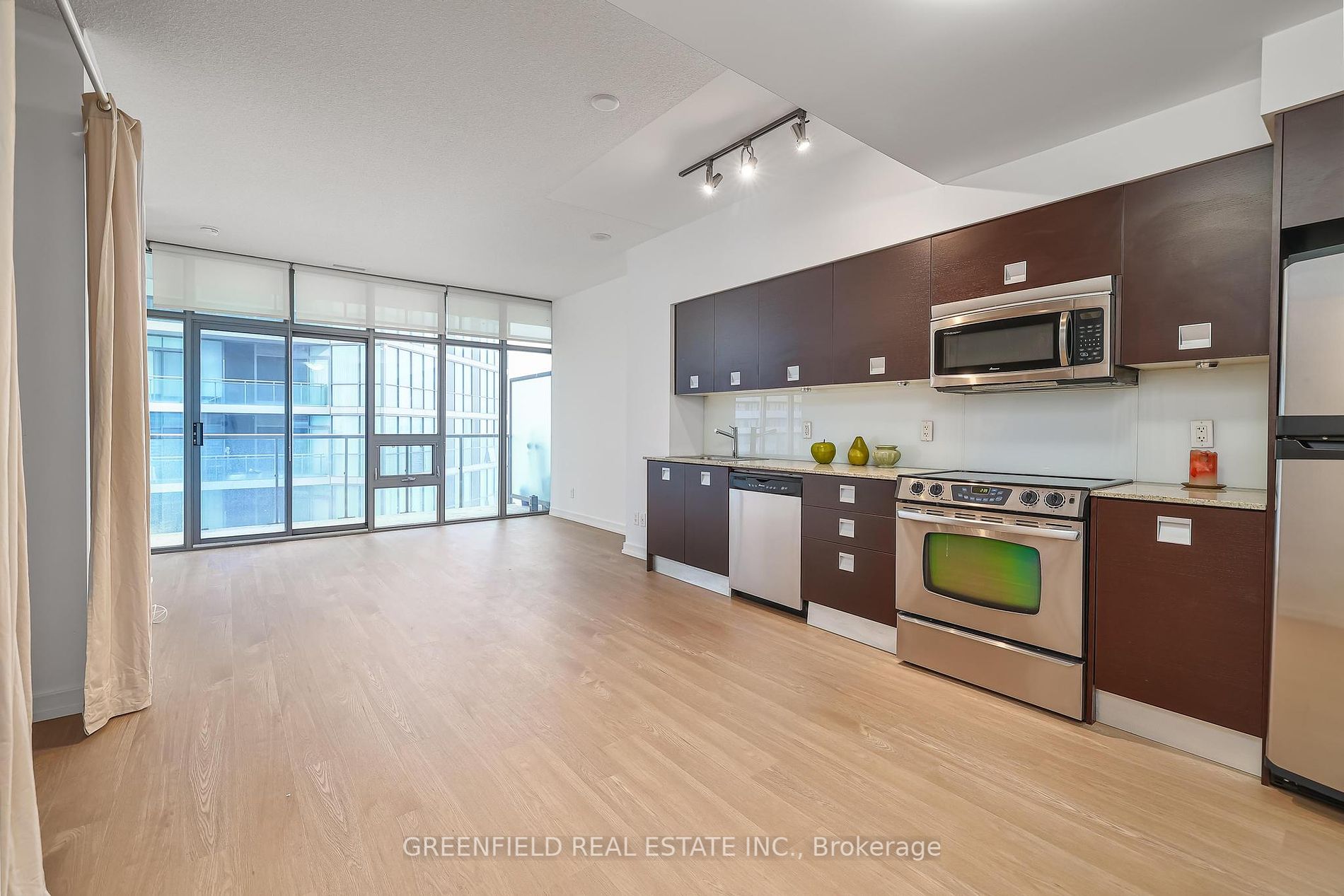 33 Charles St E, #3601