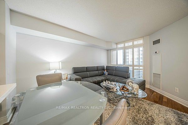 5 Northtown Way #1109