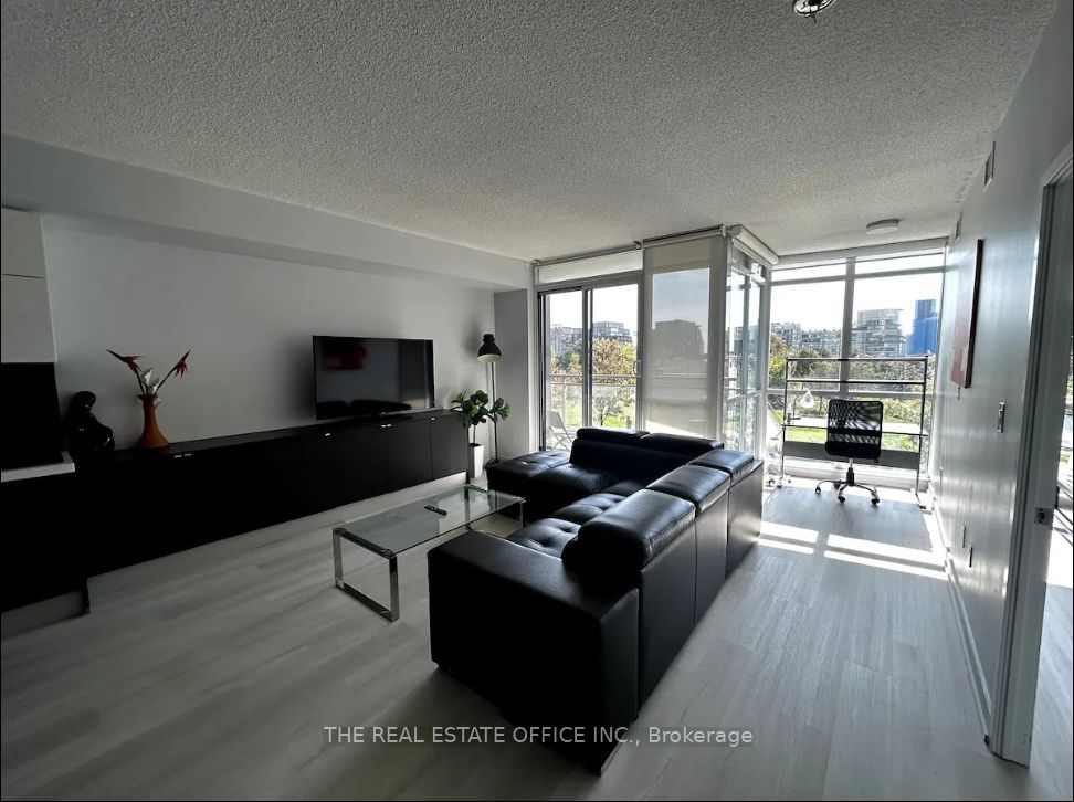 151 Dan Leckie Way #202