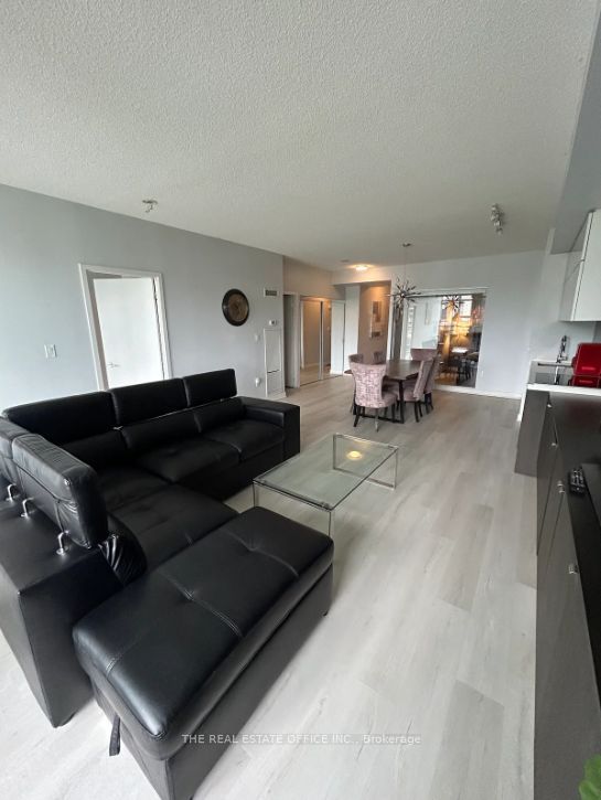 151 Dan Leckie Way #202