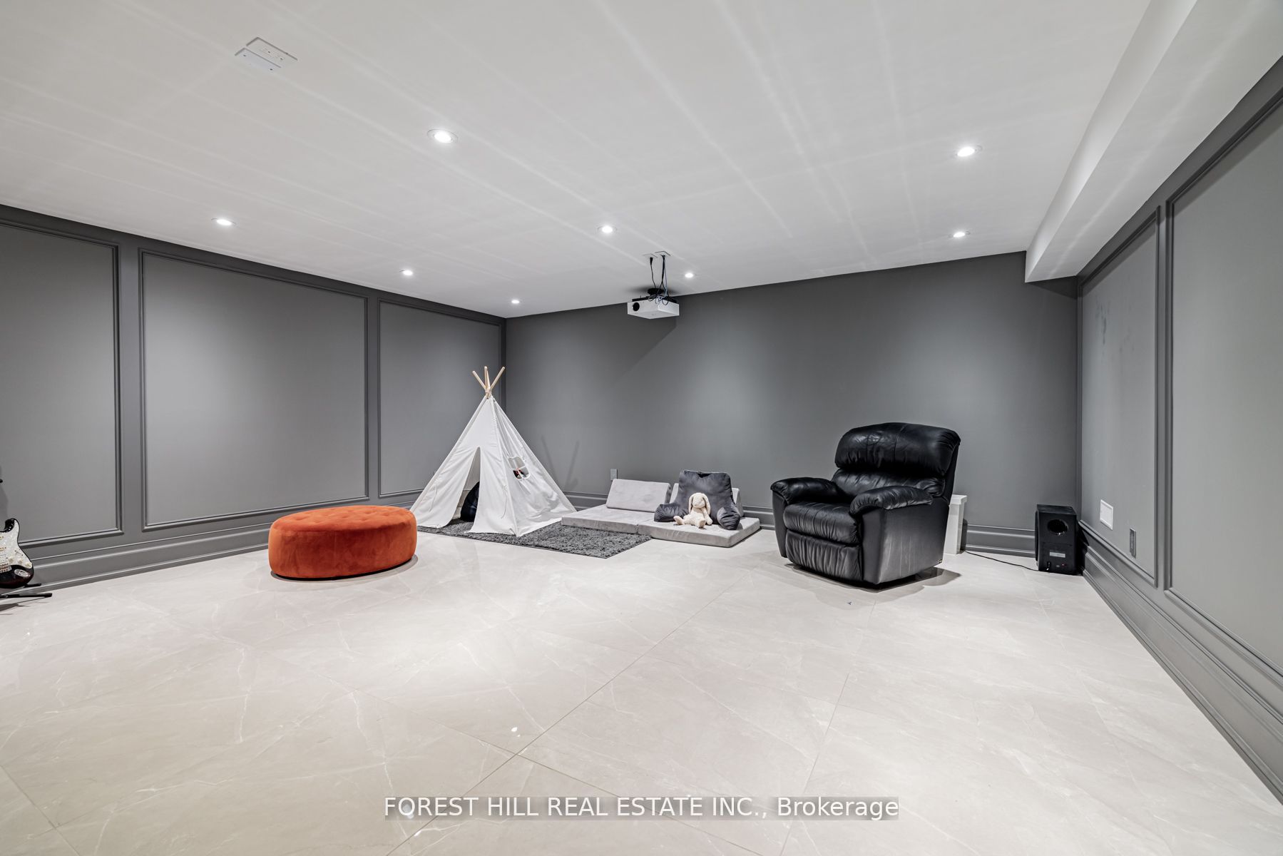 61 Hawksbury Drive