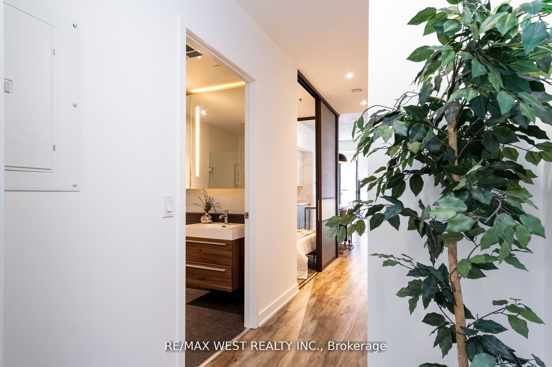 8 Dovercourt Rd, #209