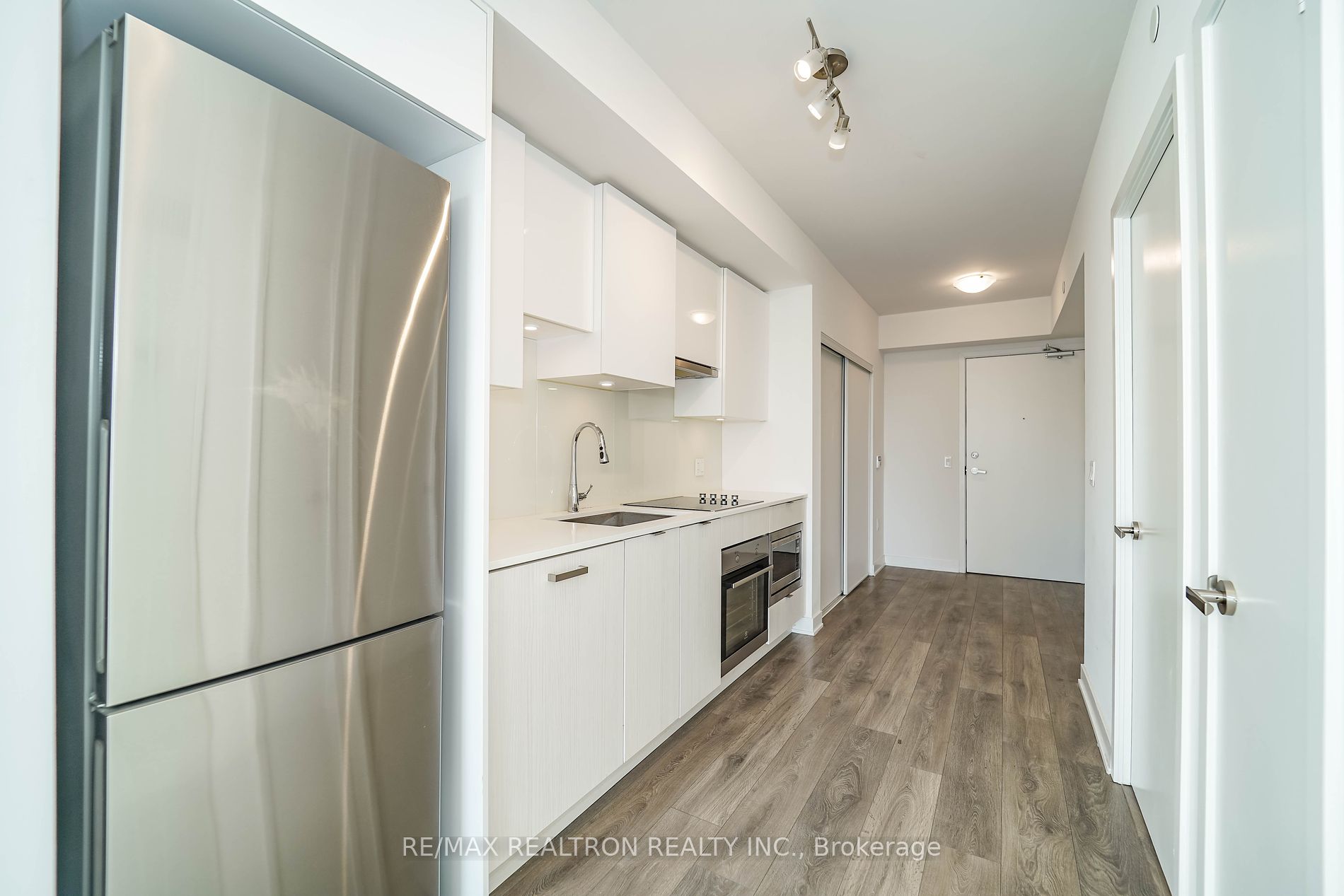 195 Redpath Ave, #2307