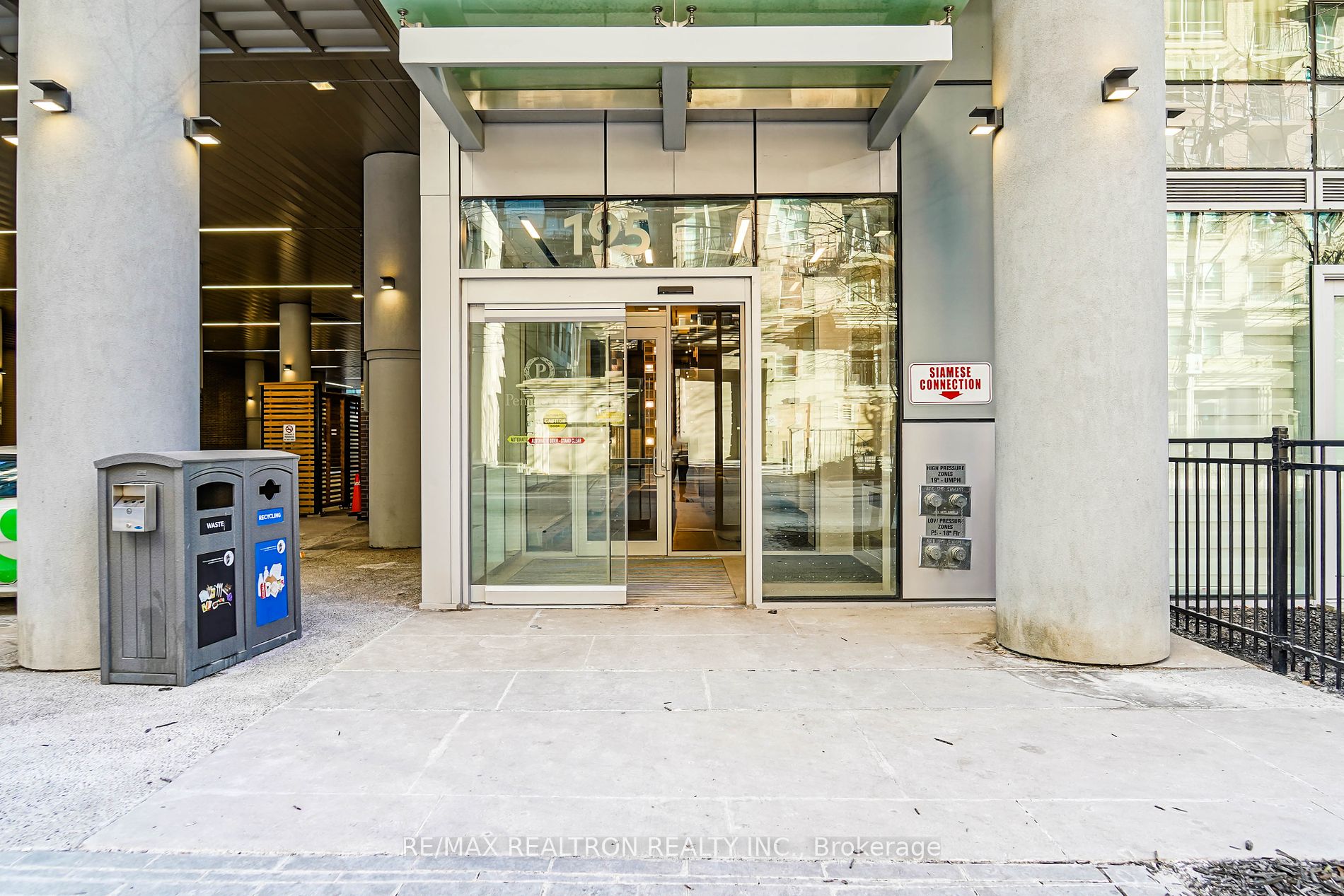 195 Redpath Ave, #2307