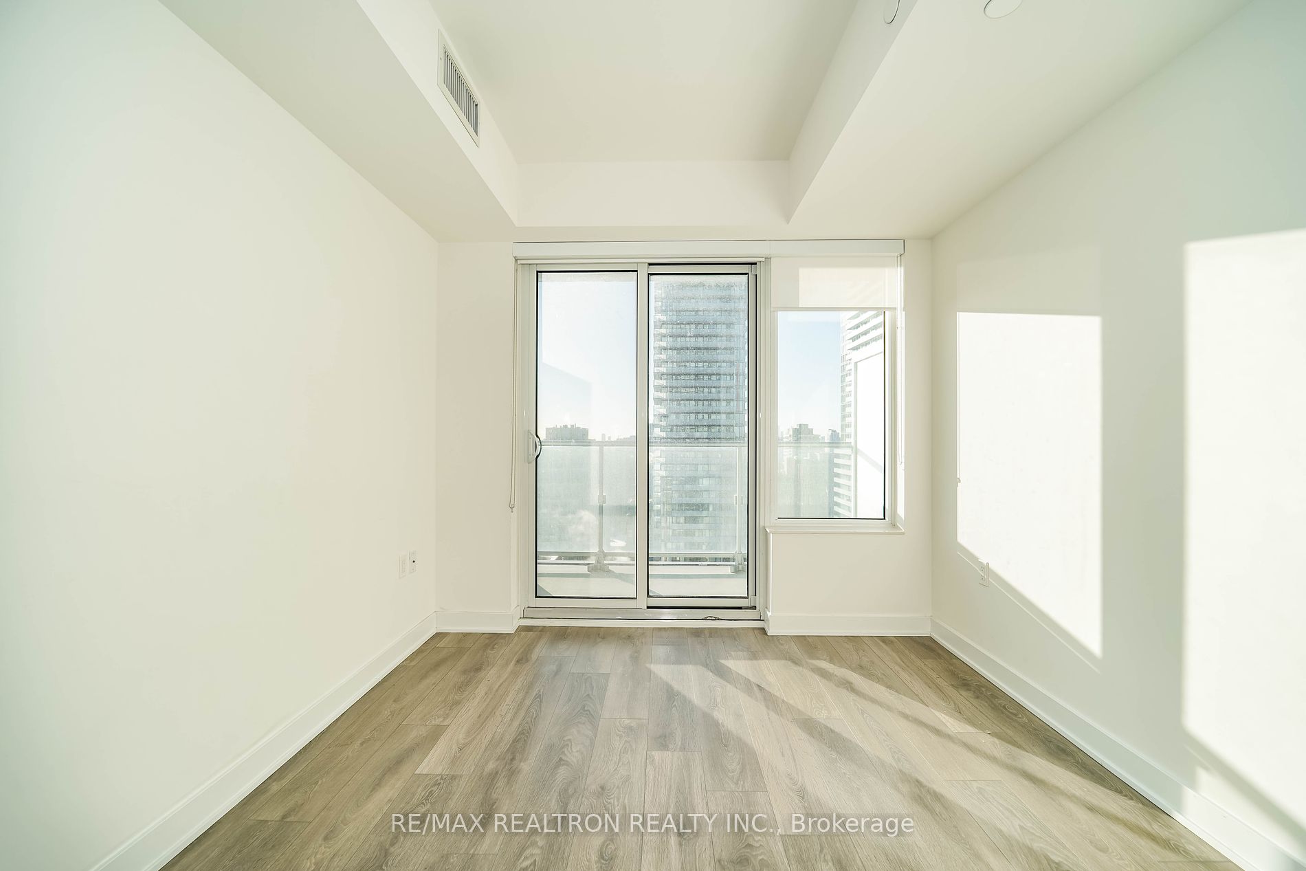 195 Redpath Ave, #2307