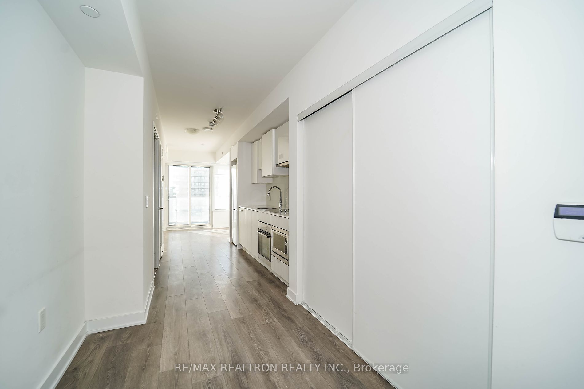 195 Redpath Ave, #2307