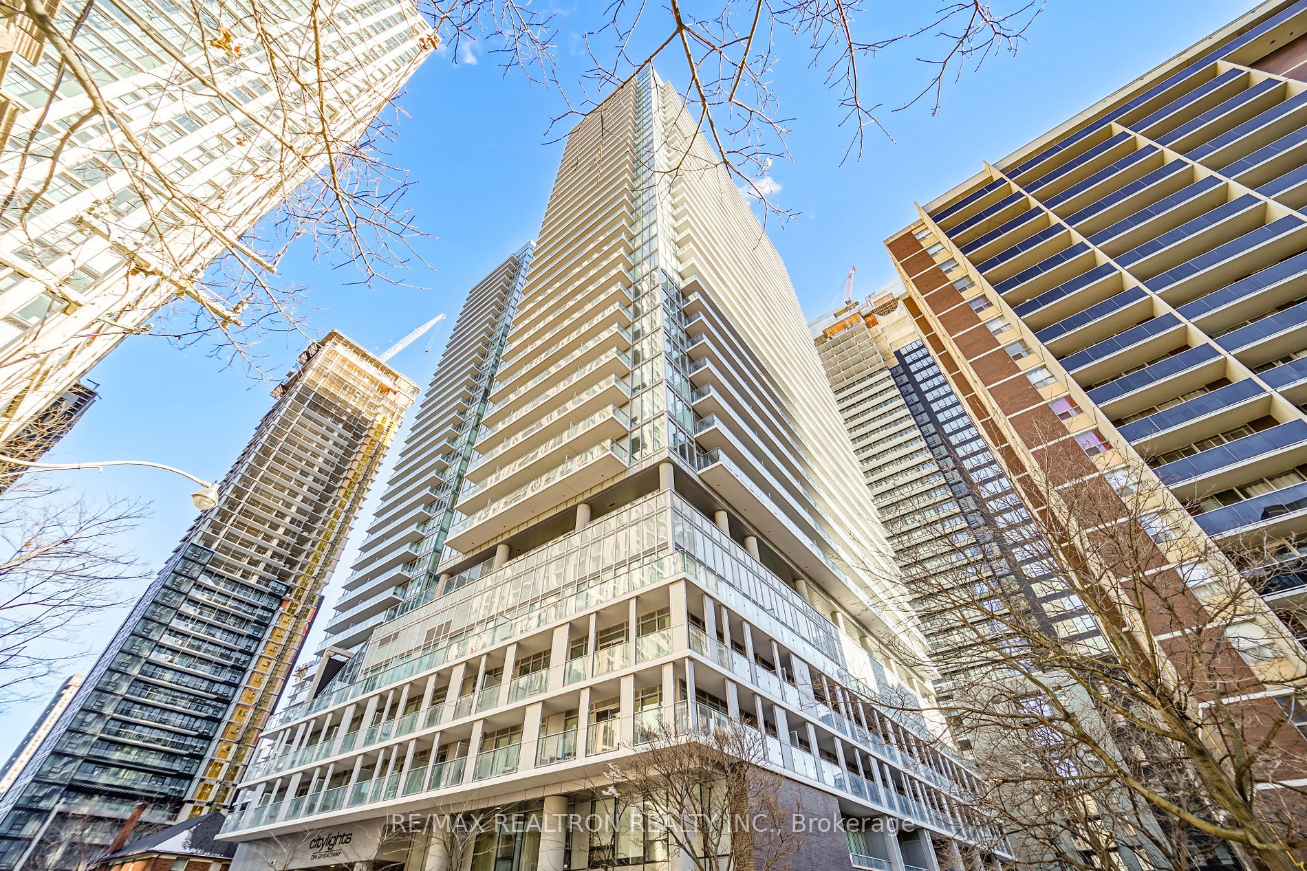 195 Redpath Ave, #2307