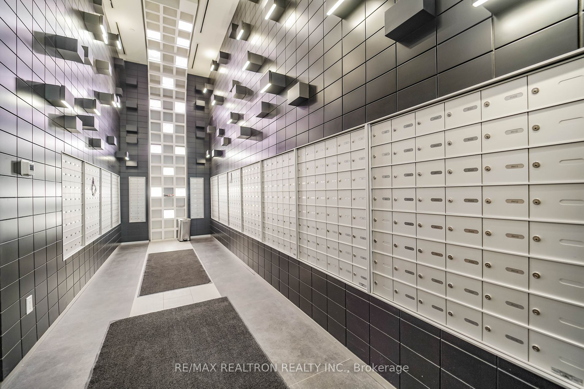 195 Redpath Ave, #2307