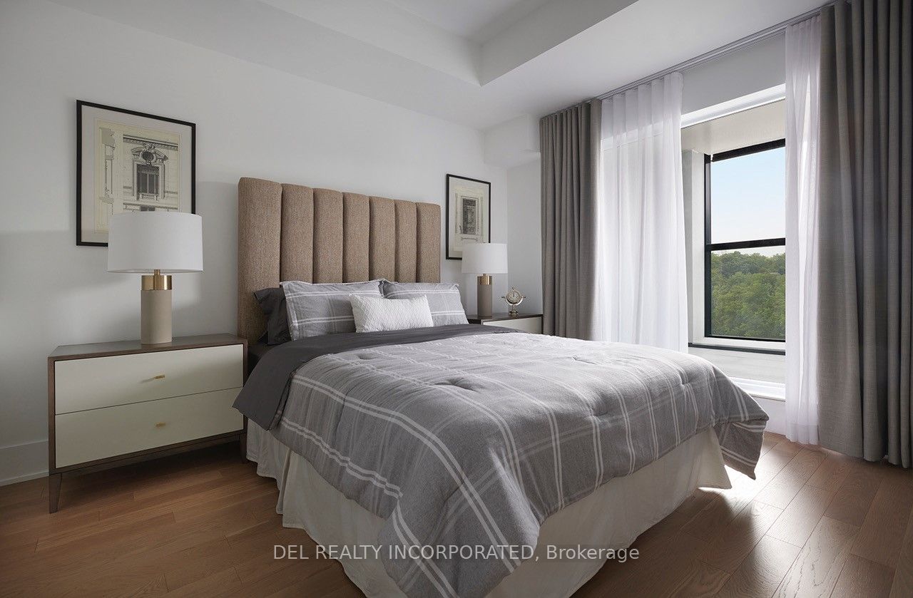 585 Bloor St E, #225