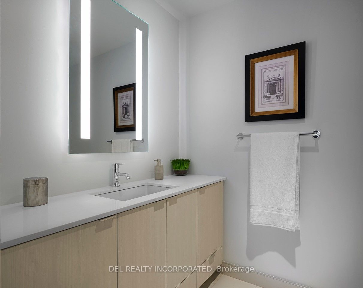 585 Bloor St E, #225