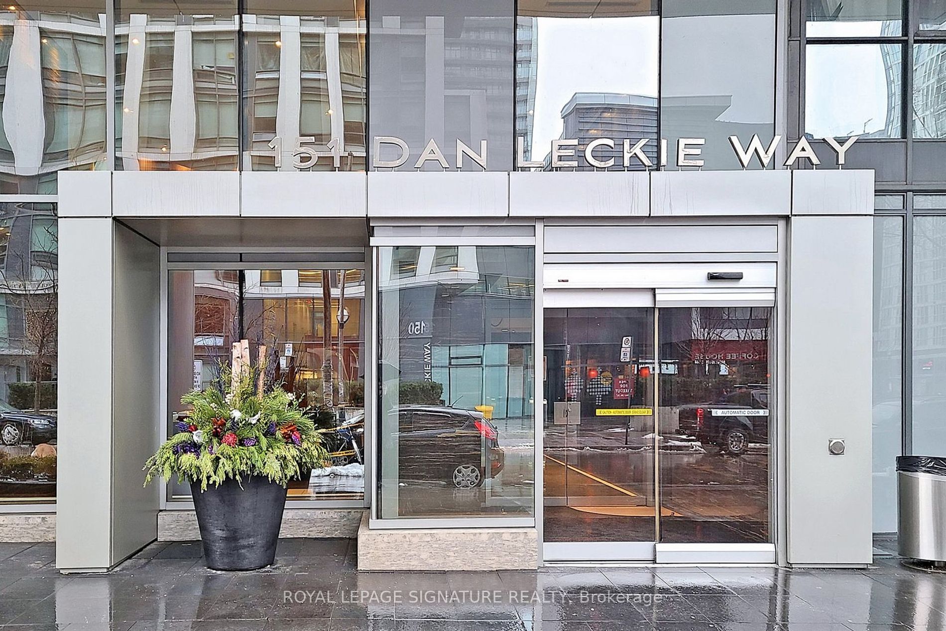 151 Dan Leckie Way #321