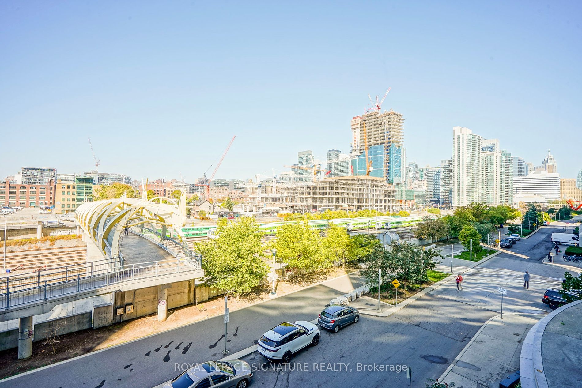 151 Dan Leckie Way #321