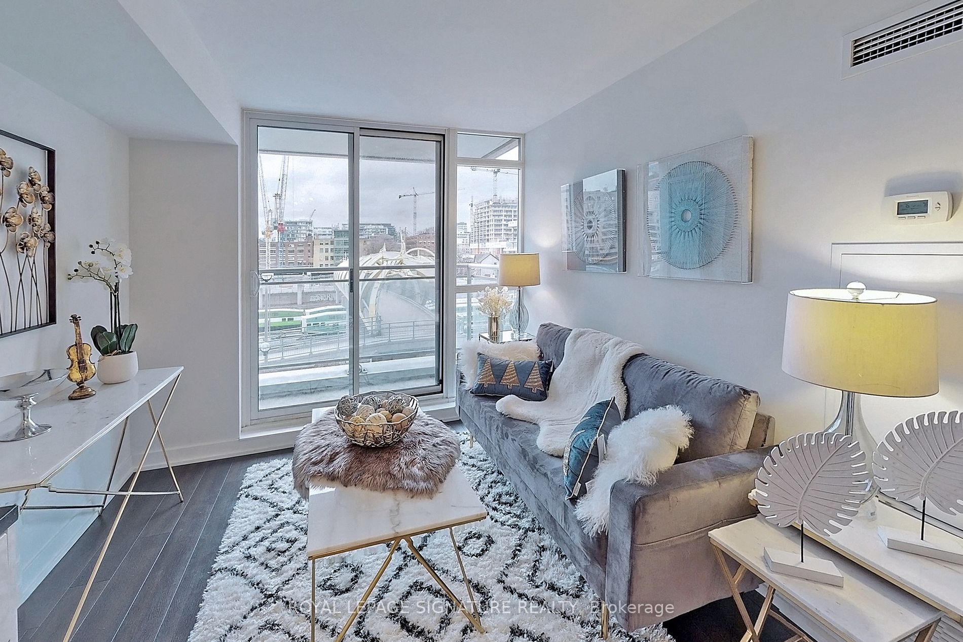 151 Dan Leckie Way #321