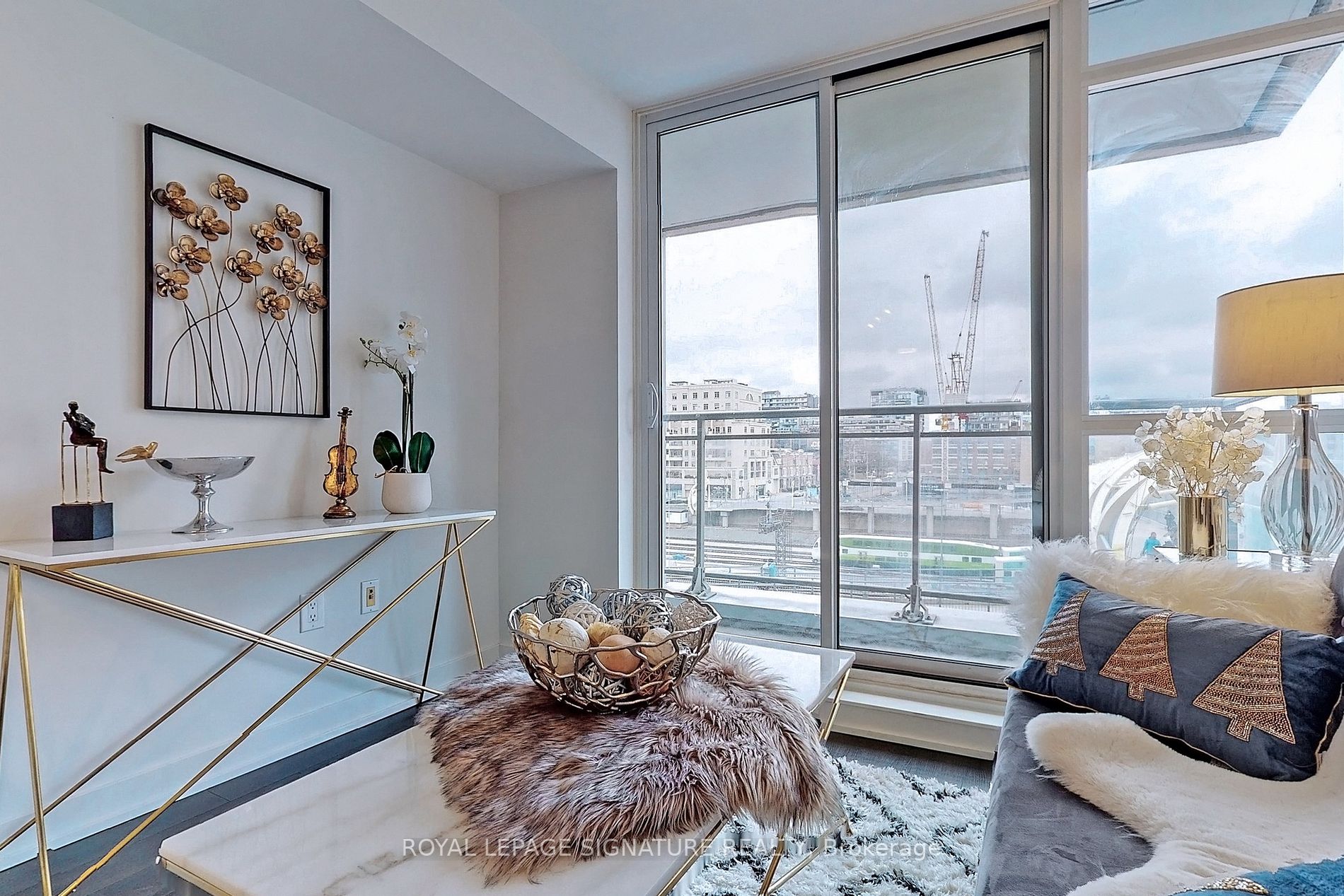 151 Dan Leckie Way #321