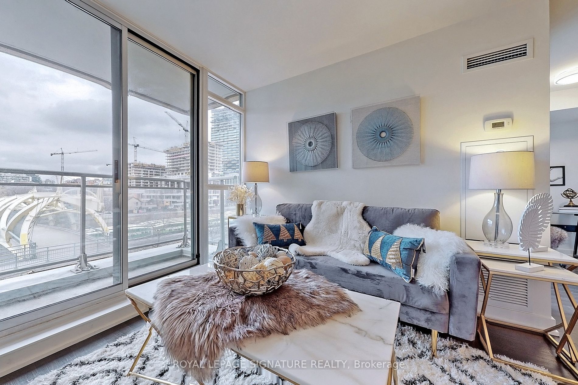 151 Dan Leckie Way #321