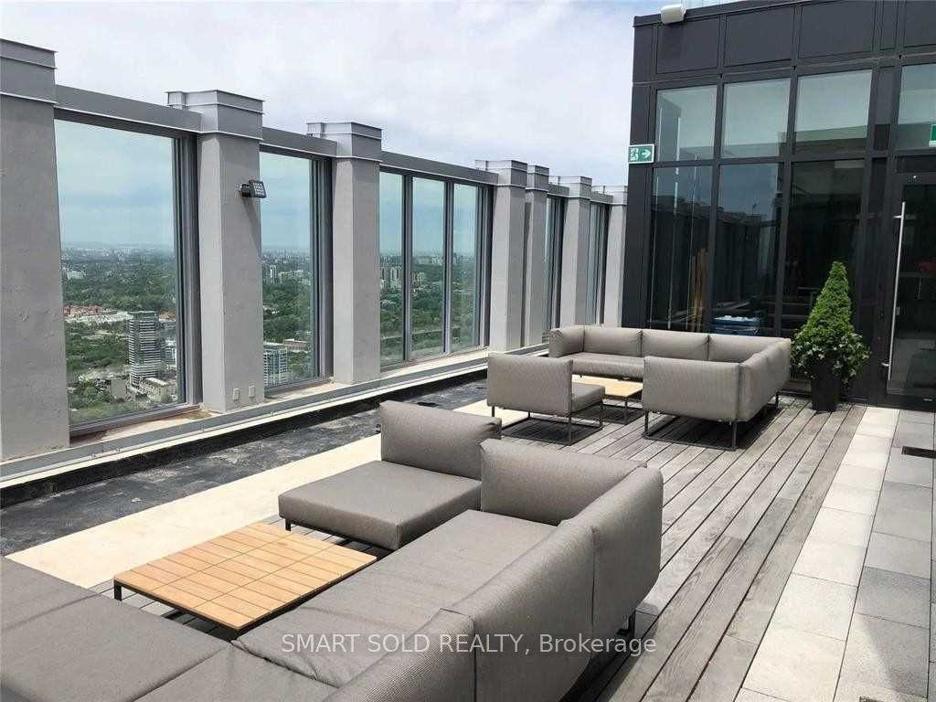 1 Yorkville Ave, #Ph06