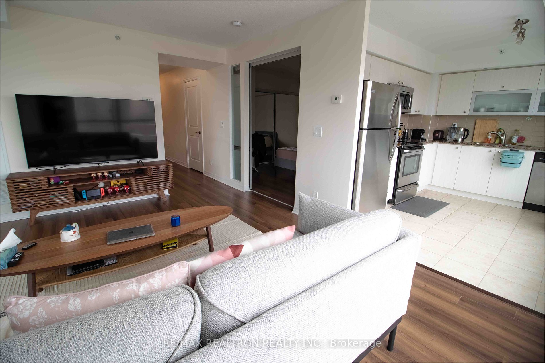 275 Yorkland Road #802