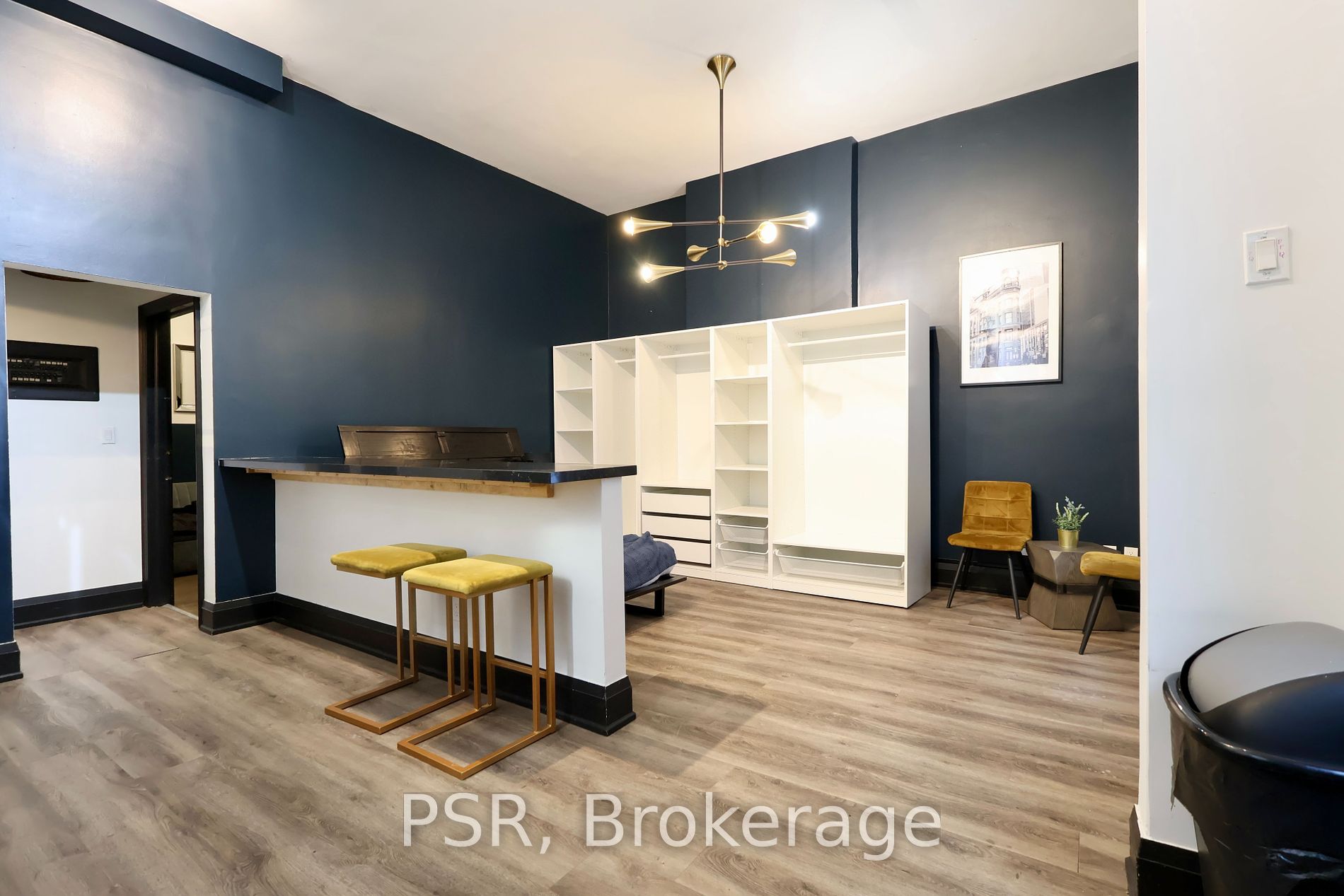 631 Queen Street W, #2