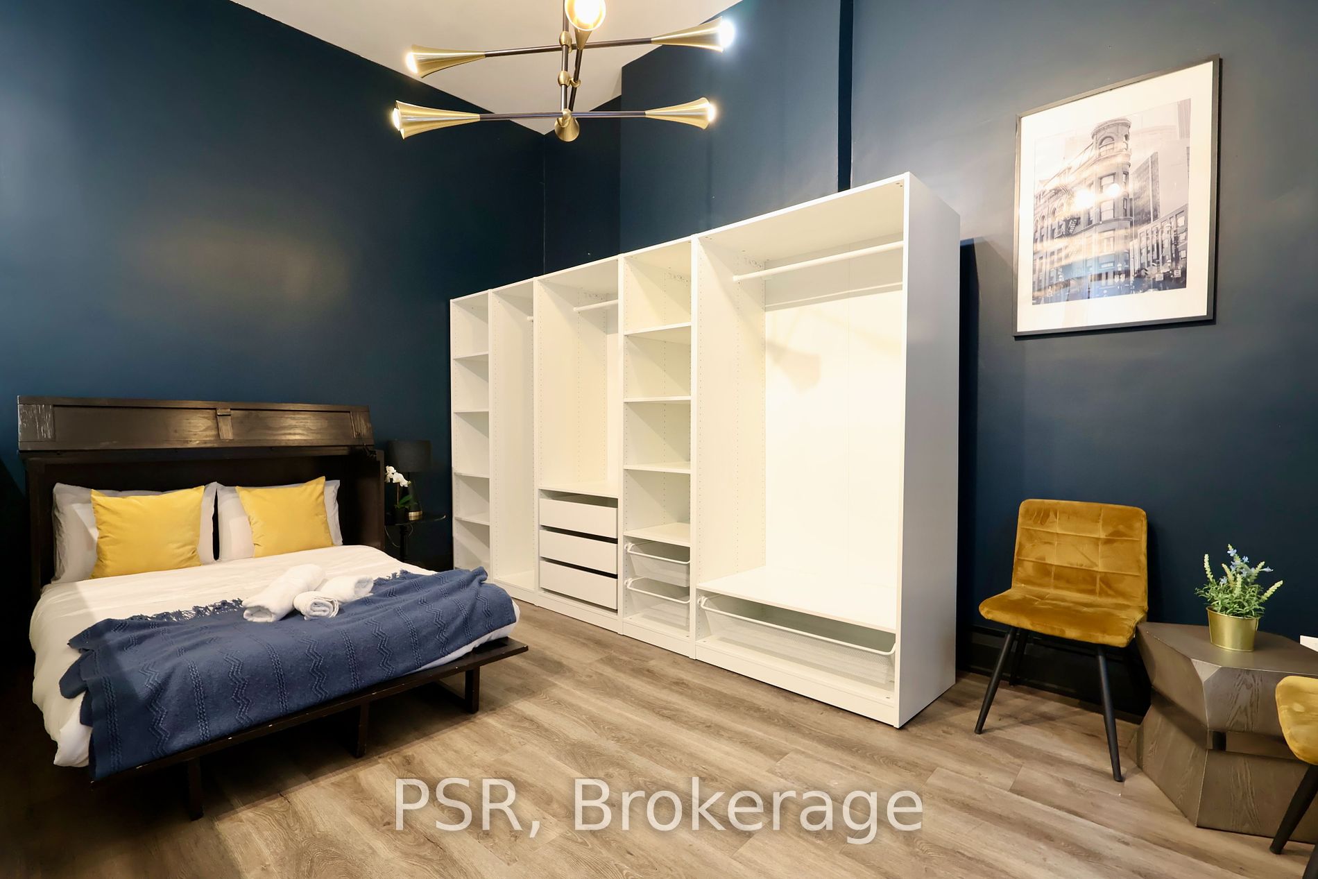 631 Queen Street W, #2